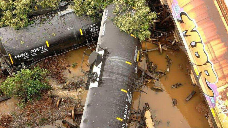 Flash Floods Derail Norfolk Southern Train in Fort Valley, Georgia: 23 Cars Off the Tracks